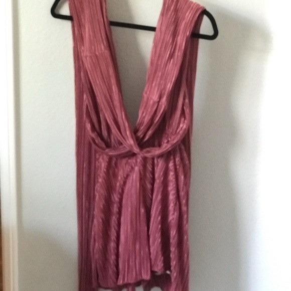 Pink/rose romper - Picture 3 of 4